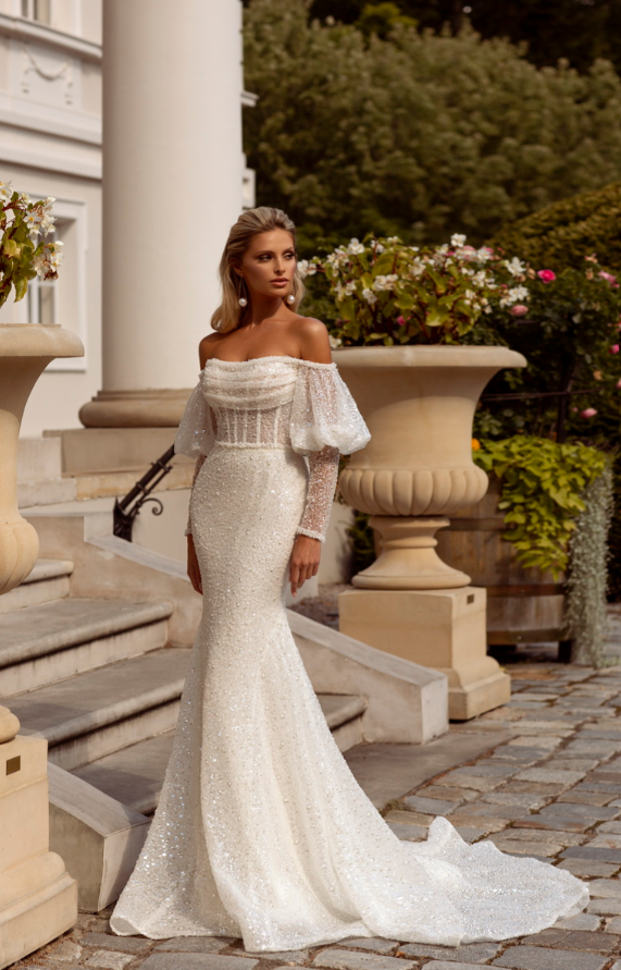 A-Line Backless New Wedding Dresses For Women Sexy Mermaid Off Shoulder Fluffy Long Sleeves Simple Slimming Mopping Bride Gowns