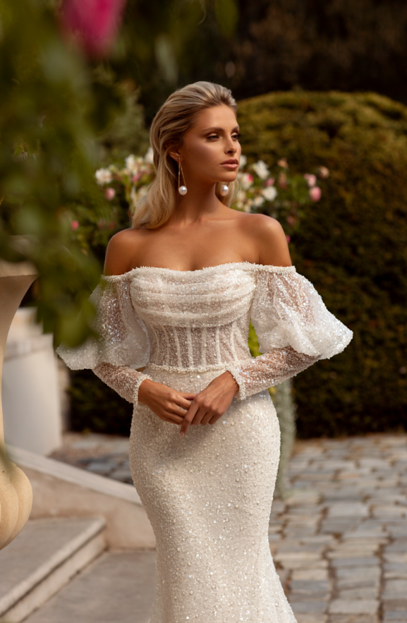 A-Line Backless New Wedding Dresses For Women Sexy Mermaid Off Shoulder Fluffy Long Sleeves Simple Slimming Mopping Bride Gowns