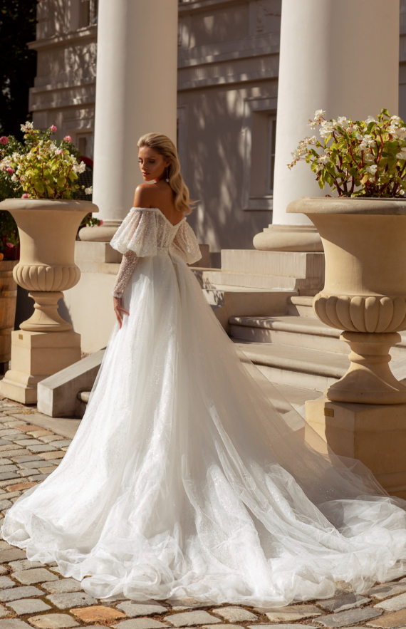 A-Line Backless New Wedding Dresses For Women Sexy Mermaid Off Shoulder Fluffy Long Sleeves Simple Slimming Mopping Bride Gowns